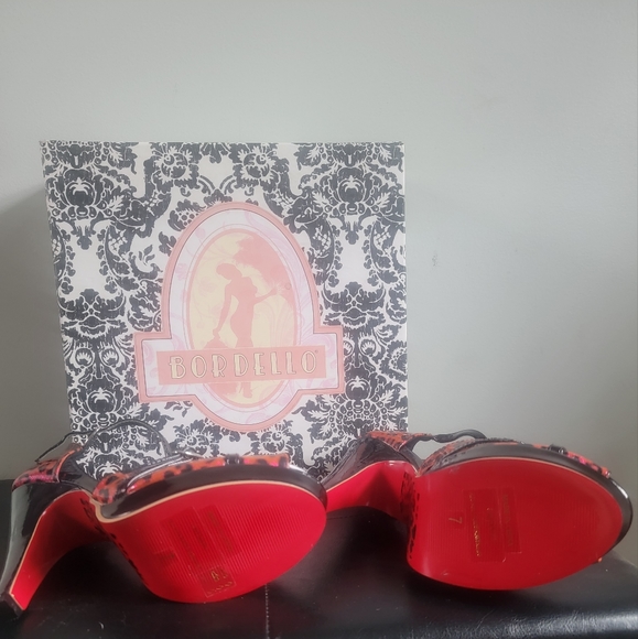 Bordello Leopard Pin-up Pumps - size 7 - Picture 2 of 4